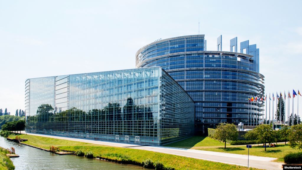 Європарламент схвалив мандант на переговори з Радою ЄС і Комісією про створення Фонду для України на чотири роки в розмірі EUR 50 млрд